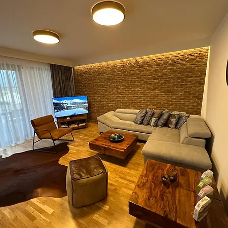 Villa Vysoke Tatry - Isc House For 13 People With 6 Extra Bed Poprad
