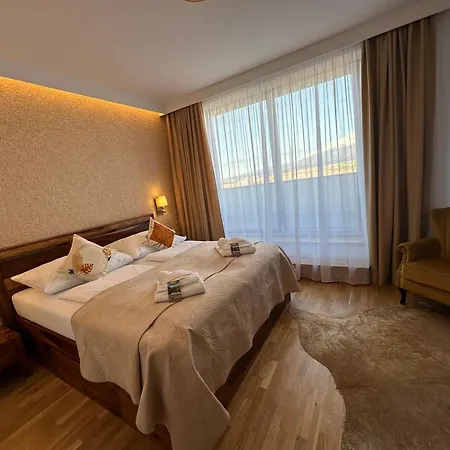 Villa Vysoke Tatry - Isc House For 13 People With 6 Extra Bed Poprad