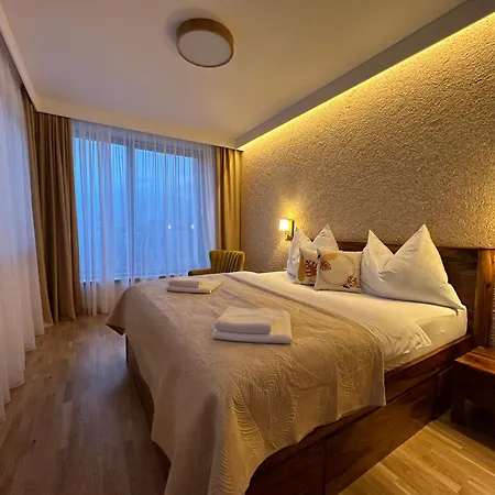 Vysoke Tatry - Isc House For 13 People With 6 Extra Bed Poprad