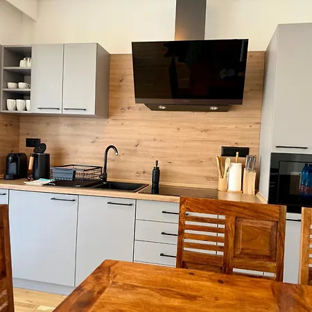 Villa Vysoke Tatry - Isc House For 13 People With 6 Extra Bed *