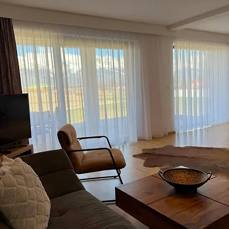 Vysoke Tatry - Isc House For 13 People With 6 Extra Bed Villa