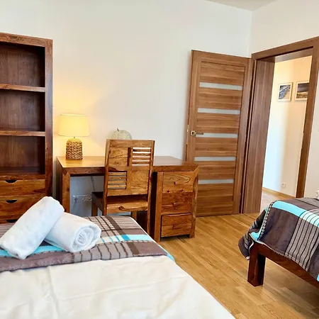 Vysoke Tatry - Isc House For 13 People With 6 Extra Bed Villa Poprad