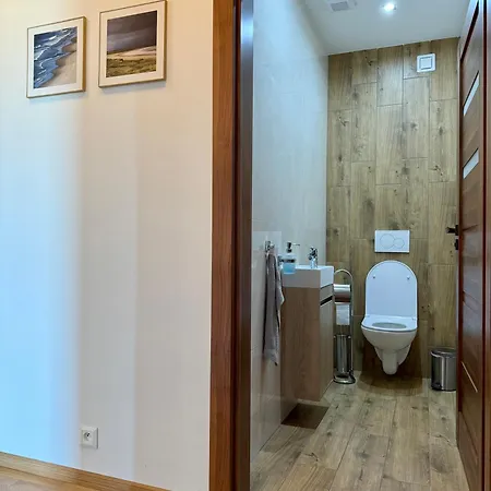 Villa Vysoke Tatry - Isc House For 13 People With 6 Extra Bed Poprad