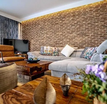 Villa Vysoke Tatry House For 19 People Isc Mlynica *